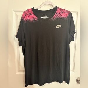 Nike running shirt ￼